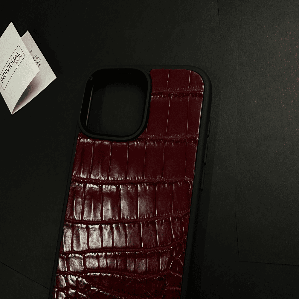Husă iPhone din Crocodil Natural Vișiniu