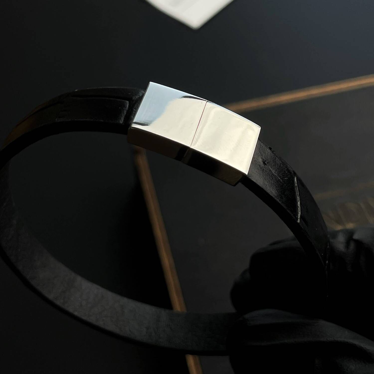 Brățară din piele naturală cu imprimeu de Crocodil 10mm cu magnet | Negru