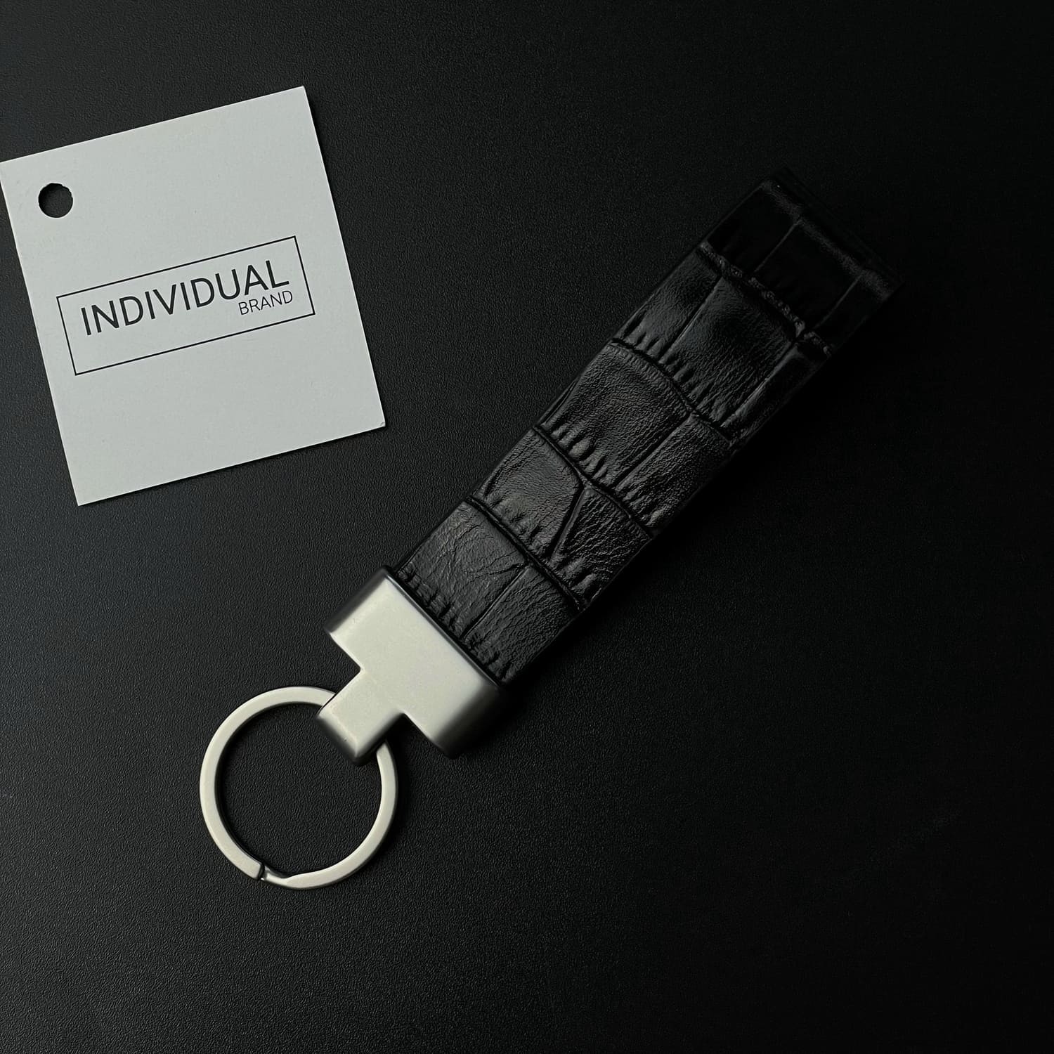 Breloc din piele naturală cu imprimeu de Crocodil | Negru