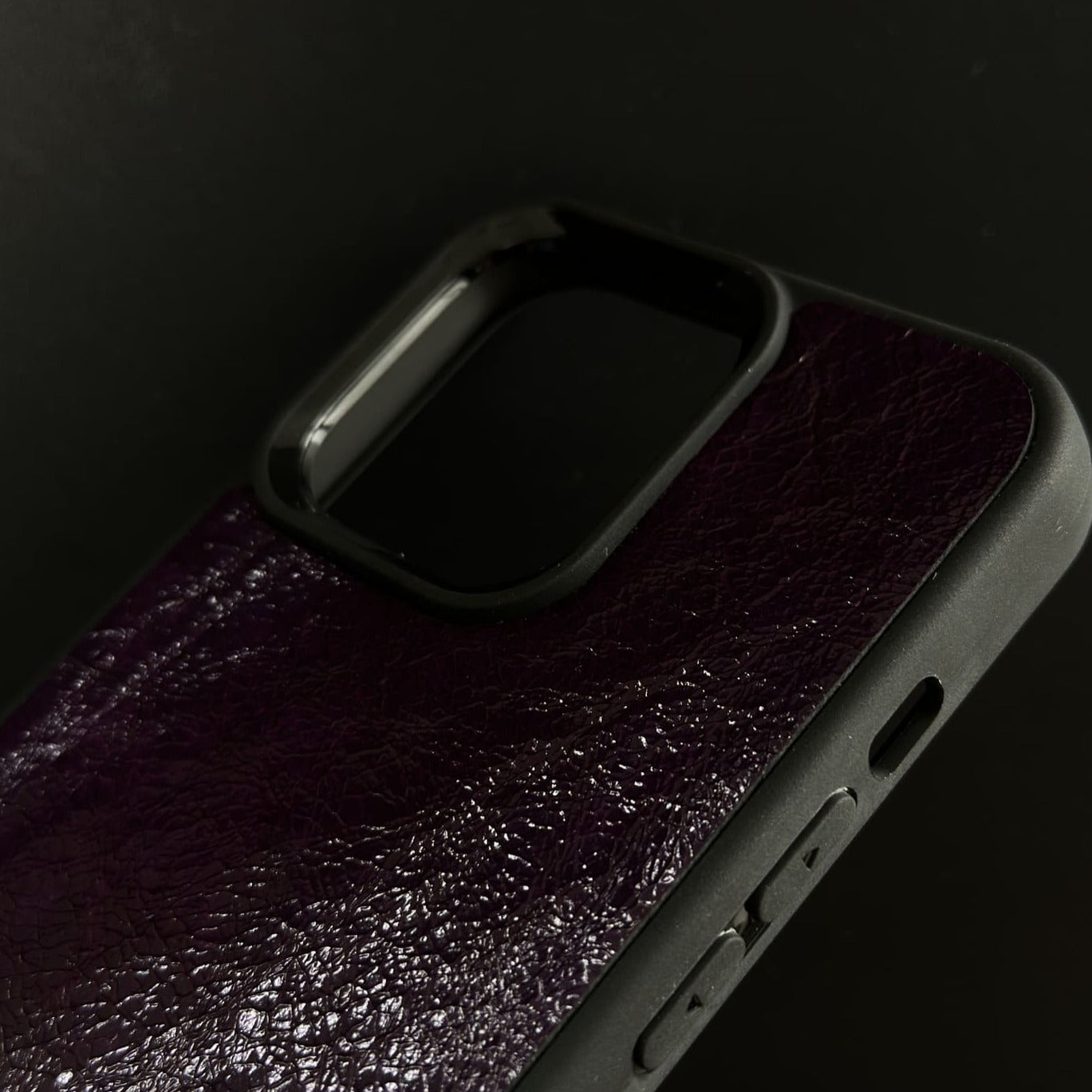 Husă iPhone din piele naturală Violet