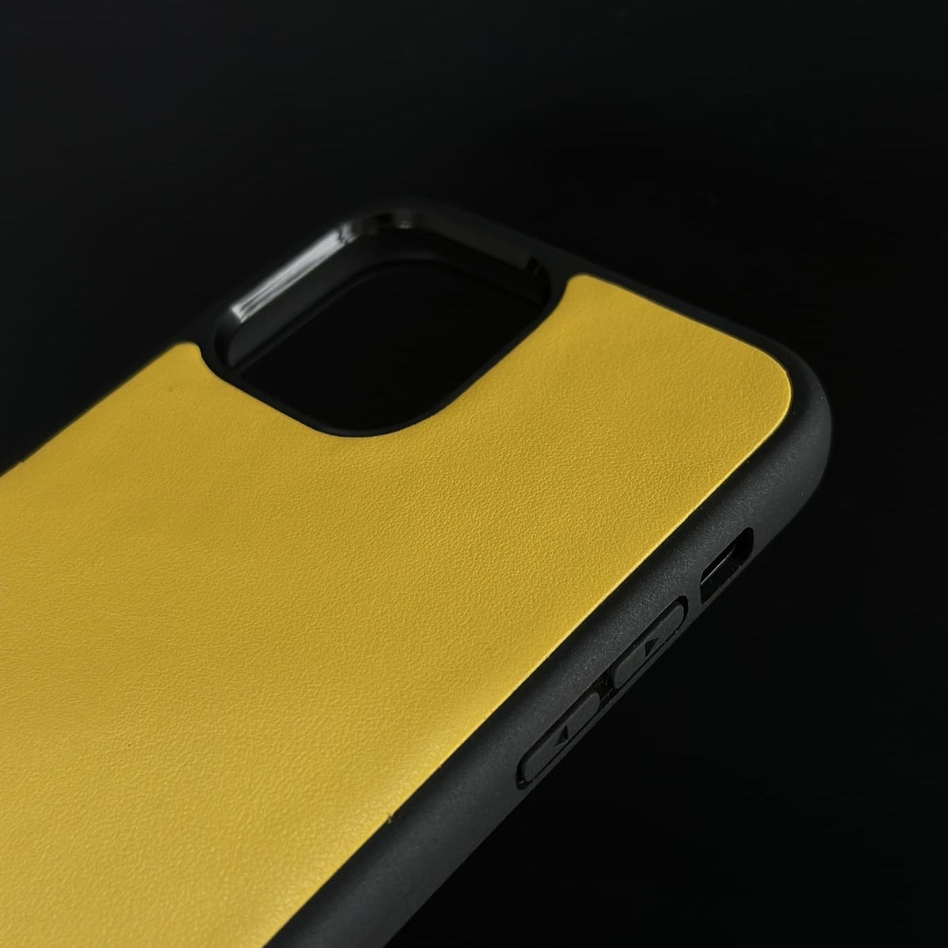 Husă iPhone din piele naturală Galben