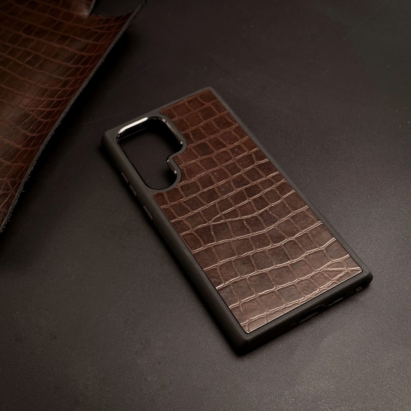 Husă Samsung din piele naturală cu imprimeu de Crocodil Cafeniu