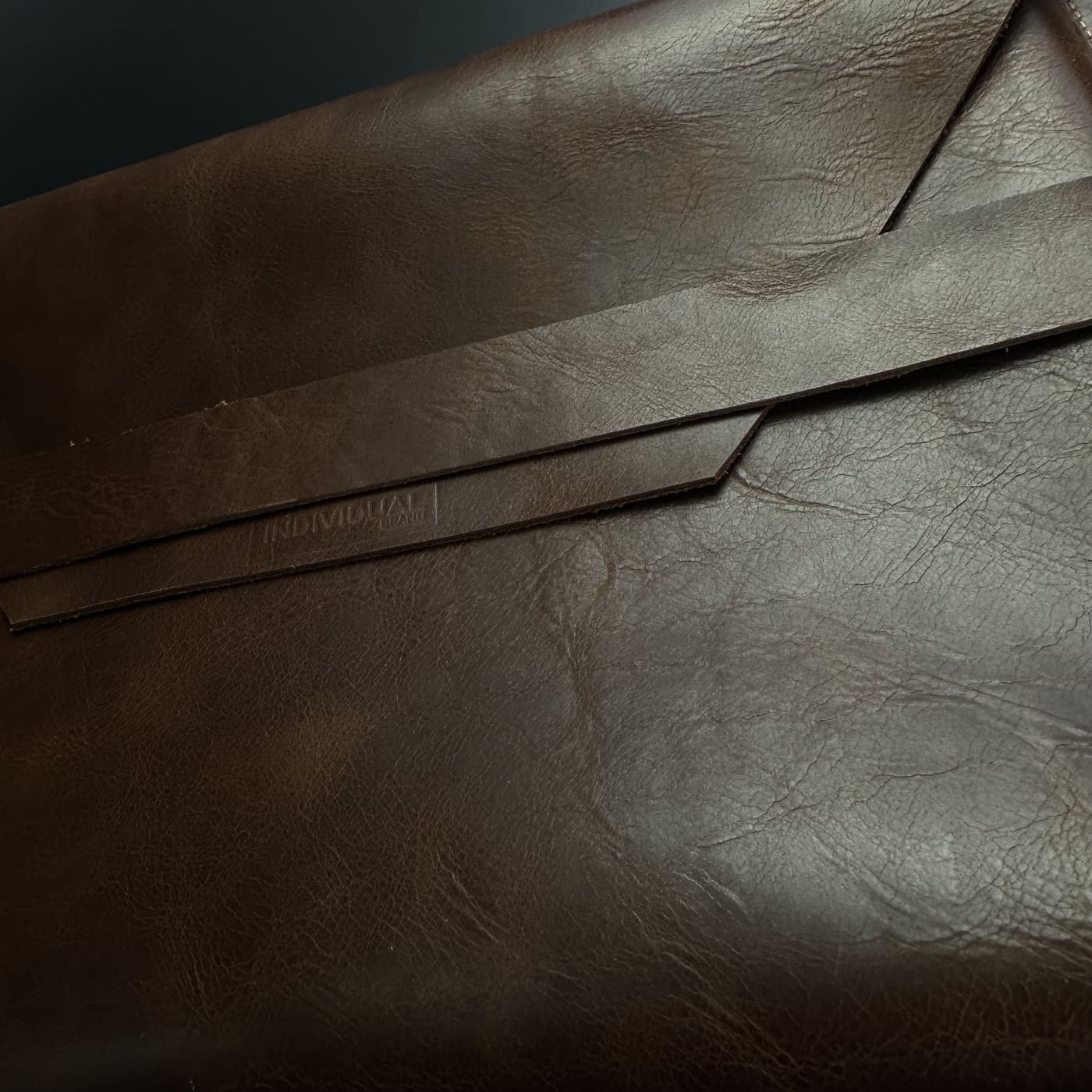 Husă Macbook Air/Pro din piele naturală Cafeniu