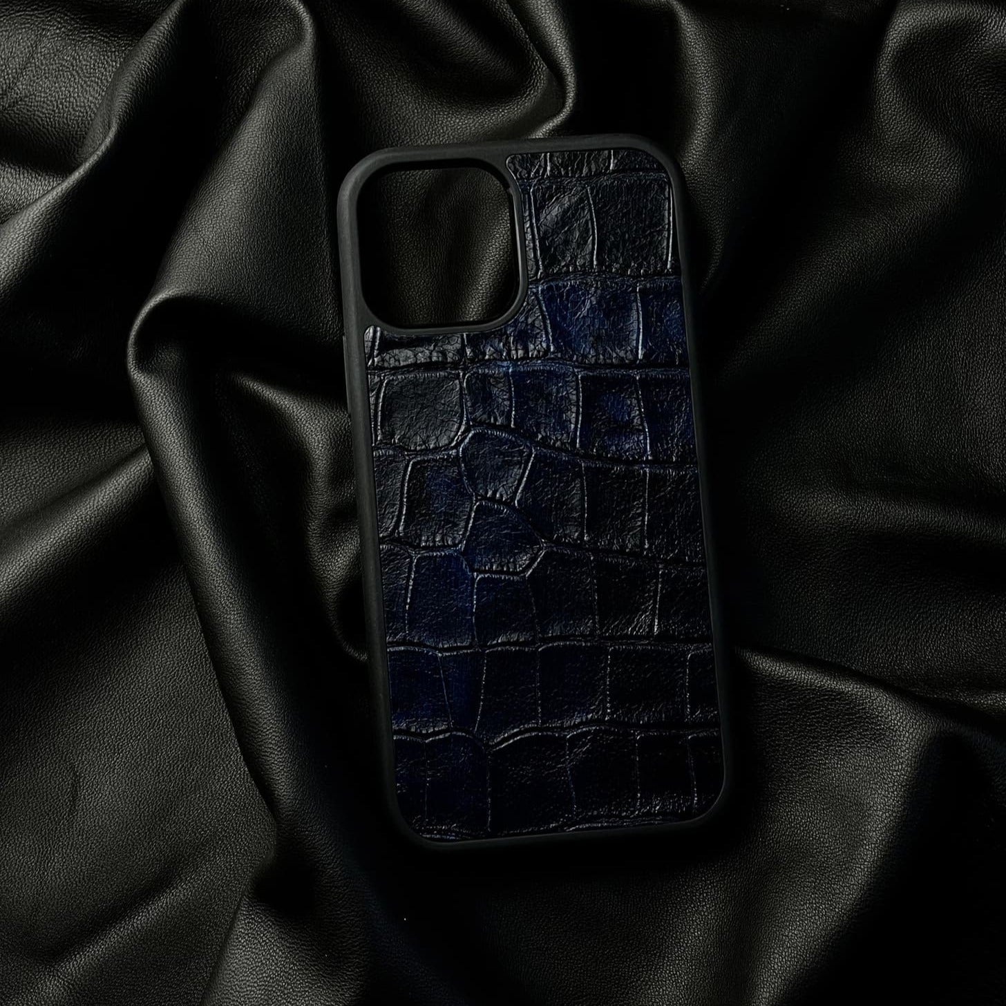 Husă iPhone din piele naturală cu imprimeu de Crocodil Albastru