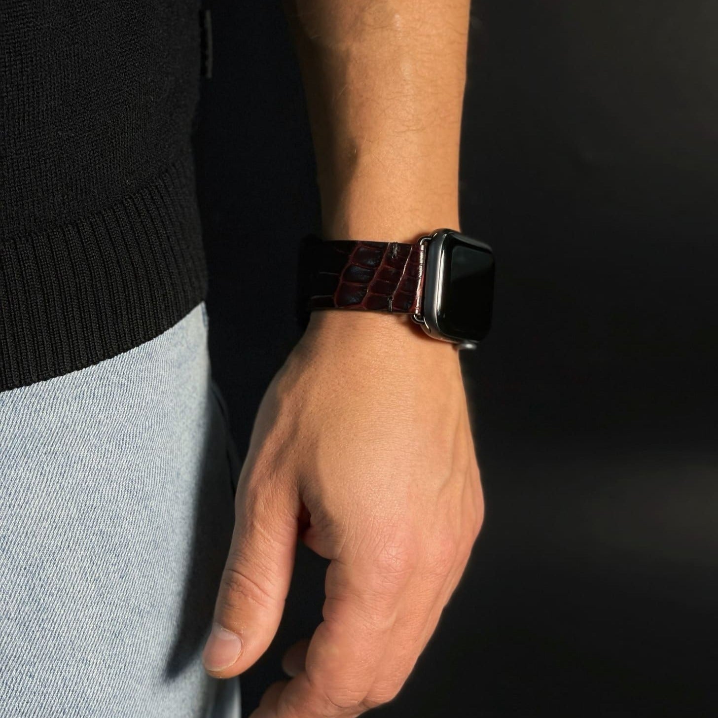 Curelușă Apple Watch din piele naturală cu imprimeu de Crocodil Negru/roșu