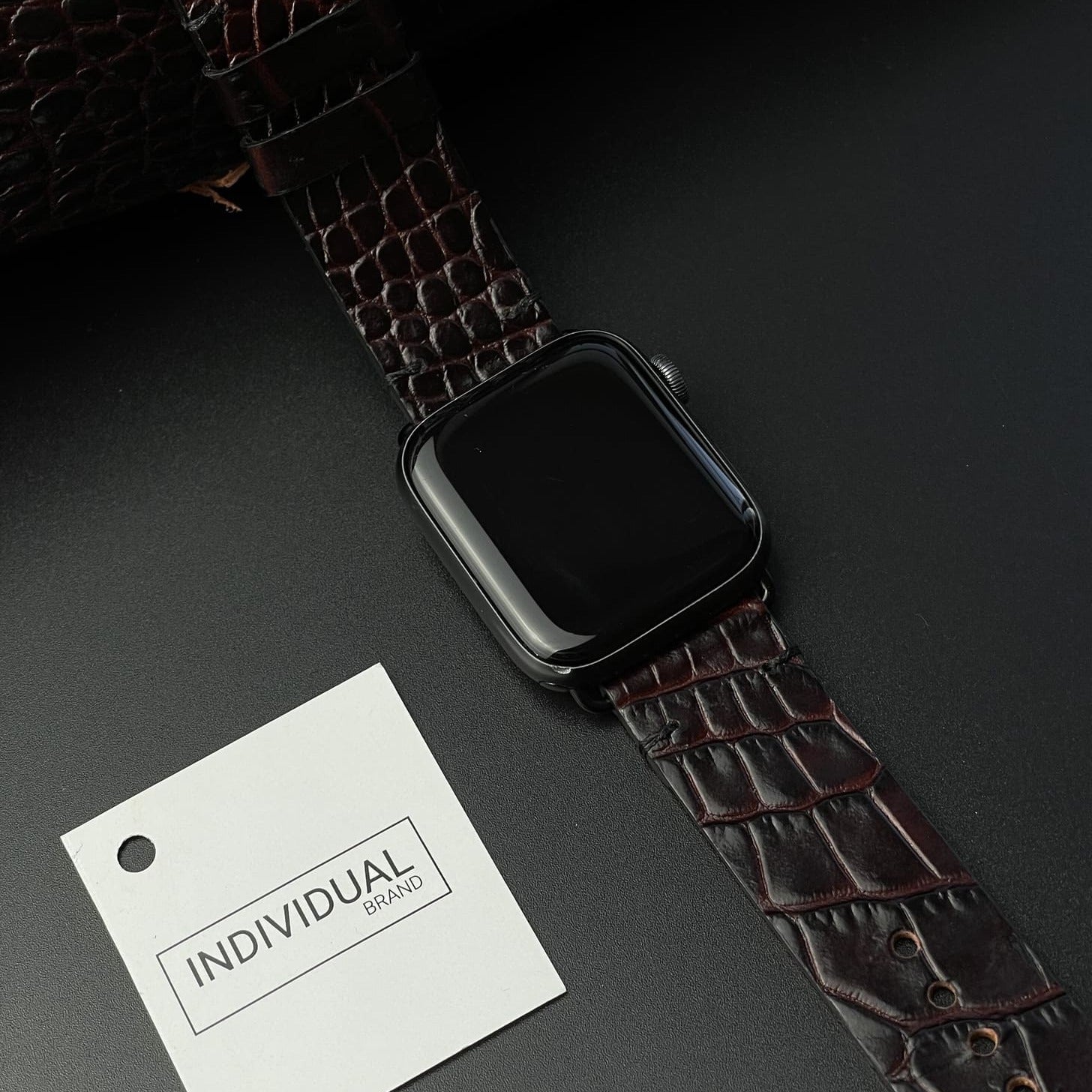 Curelușă Apple Watch din piele naturală cu imprimeu de Crocodil Negru/roșu