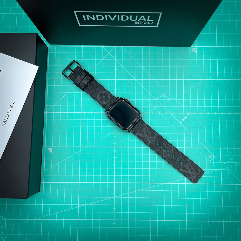 Curelușă Apple Watch LV Negru